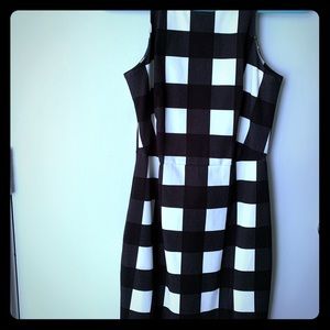 Banana Republic Black n white sleeveless dress